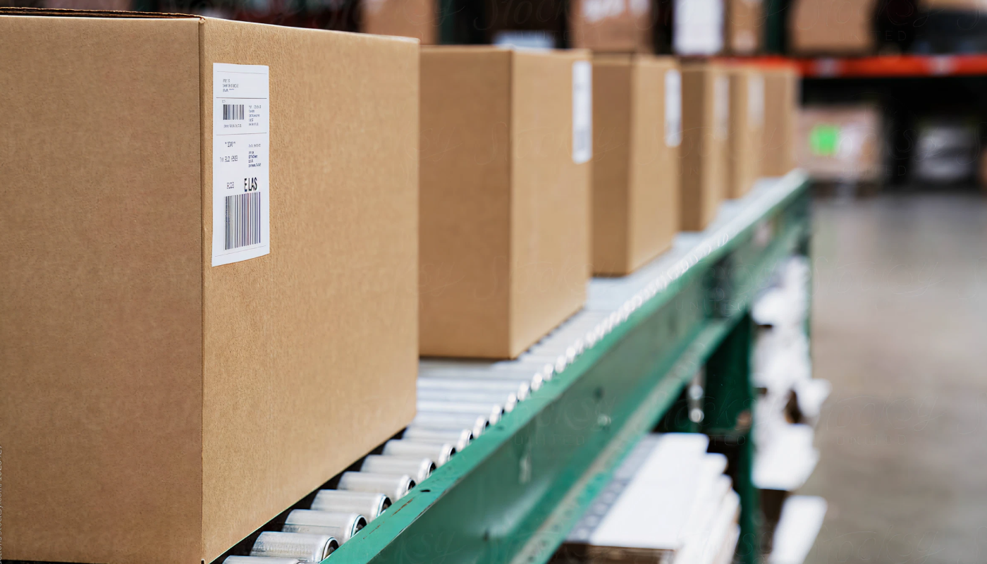Illustration of distributed order management across warehouses and stores